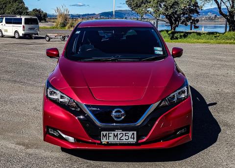 2017 Nissan Leaf 40G 90% SOH - Thumbnail