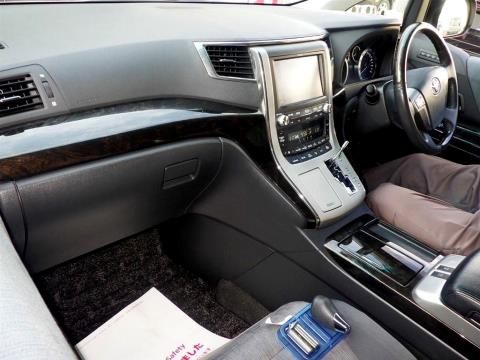 2014 Toyota Vellfire Hybrid ZR 4WD - Thumbnail