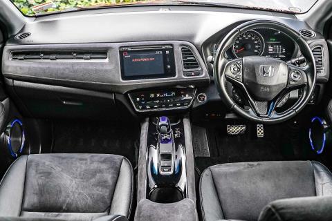 2016 Honda Vezel RS Hybrid / HR-V - Thumbnail