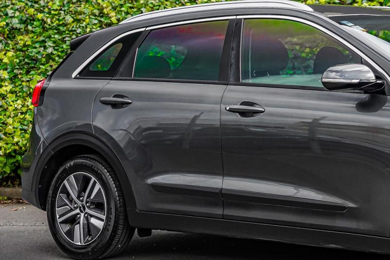 2022 Kia Niro LX Hybrid