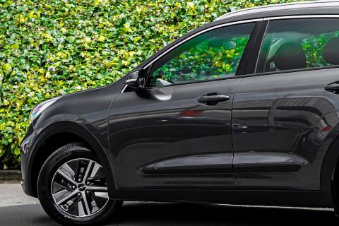 2022 Kia Niro LX Hybrid - Thumbnail