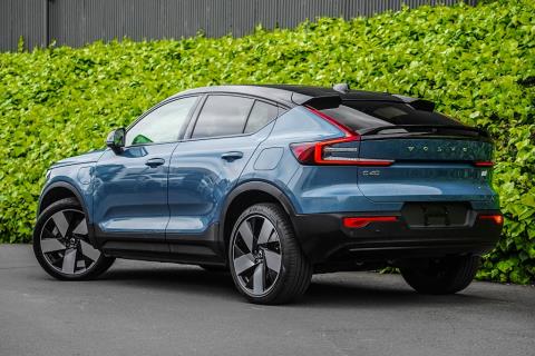 2022 Volvo eC40 4WD Recharge Twin - Thumbnail