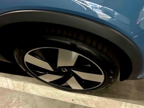 2022 Volvo C40 Recharge Ultimate - Thumbnail