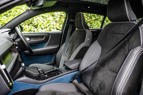 2022 Volvo C40 Recharge Ultimate - Thumbnail