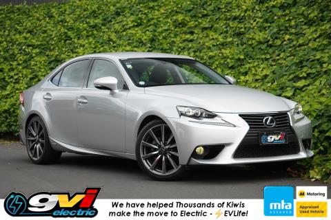 2013 Lexus IS 300h
