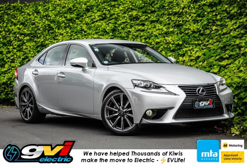 2013 Lexus IS 300h