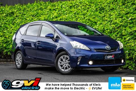 2013 Toyota Prius Alpha S - Thumbnail