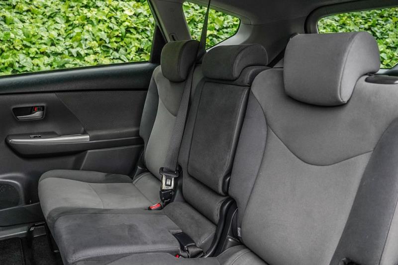 2013 Toyota Prius Alpha S