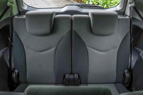 2013 Toyota Prius Alpha S - Thumbnail