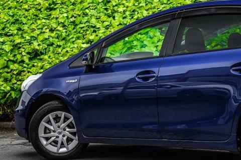 2013 Toyota Prius Alpha S - Thumbnail