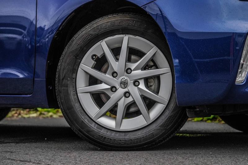 2013 Toyota Prius Alpha S