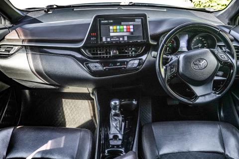 2017 Toyota C-HR G Hybrid - Thumbnail
