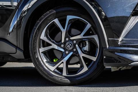 2017 Toyota C-HR G Hybrid - Thumbnail