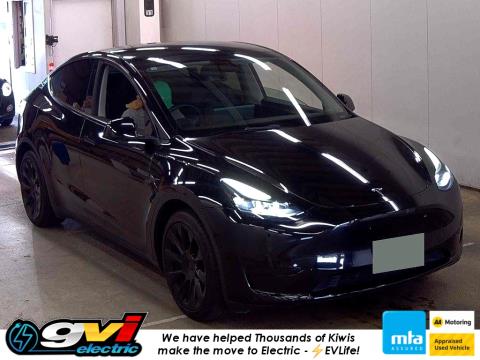 2023 Tesla Model Y - Thumbnail