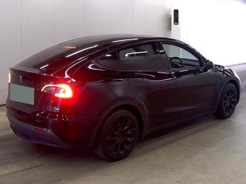 2023 Tesla Model Y - Thumbnail