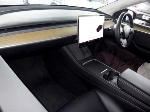 2023 Tesla Model Y - Thumbnail