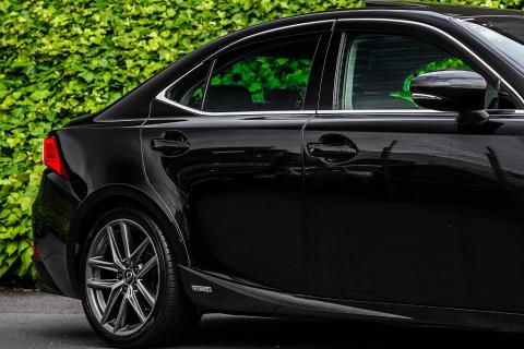 2014 Lexus IS 300h - Thumbnail