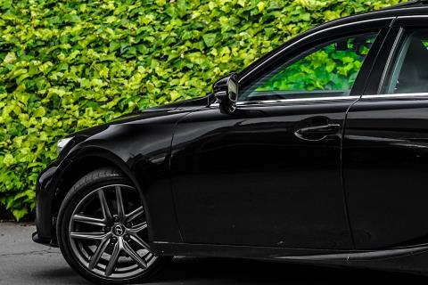 2014 Lexus IS 300h - Thumbnail