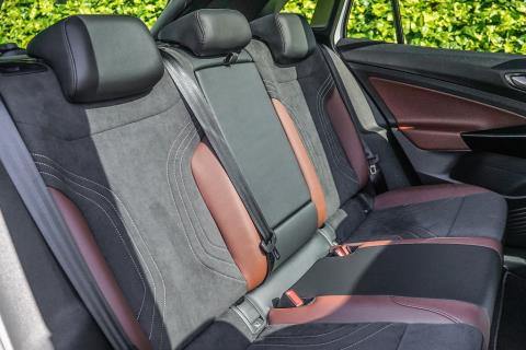 2023 Volkswagen ID.4 Pro 82kWh - Thumbnail