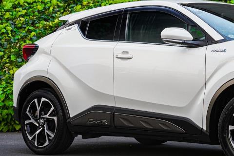 2019 Toyota C-HR Hybrid - Thumbnail