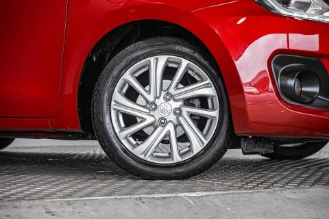 2021 Suzuki Swift GLX Hybrid - Thumbnail