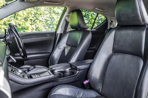 2011 Lexus CT 200h - Thumbnail