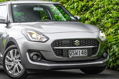 2024 Suzuki Swift GLX Hybrid - Thumbnail