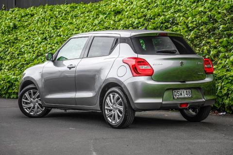 2024 Suzuki Swift GLX Hybrid - Thumbnail