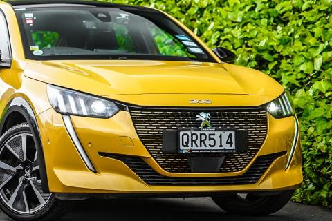 2022 Peugeot e-208 GT Line EV - Thumbnail