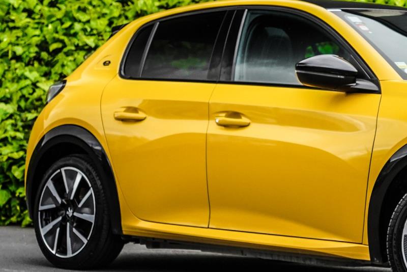 2022 Peugeot e-208 GT Line EV