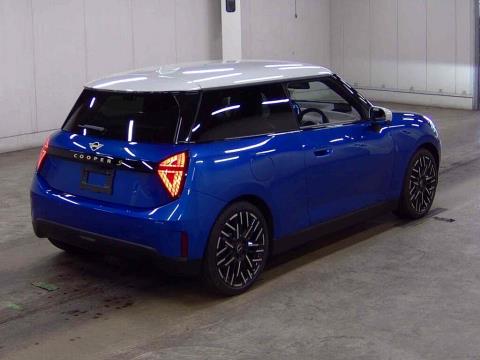 2024 Mini Cooper SE Electric - Thumbnail