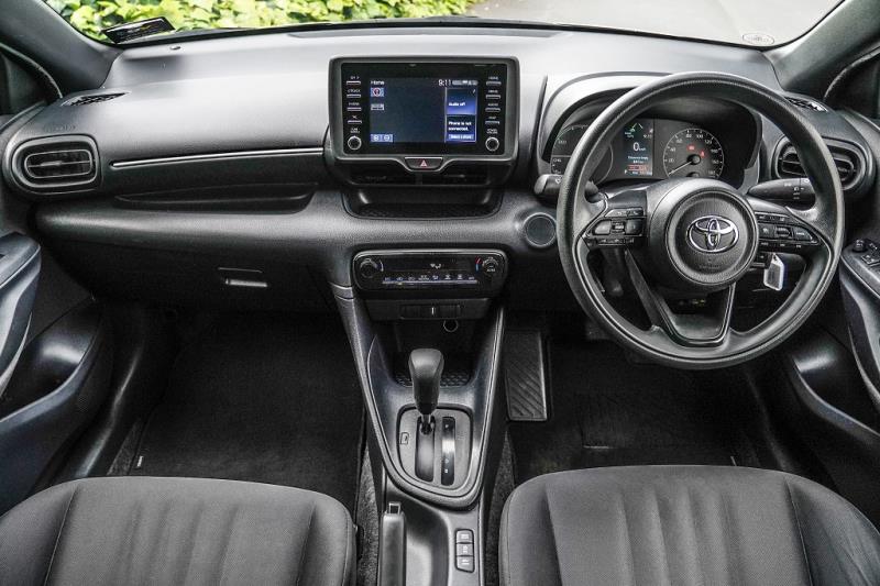 2020 Toyota Yaris Hybrid / Vitz