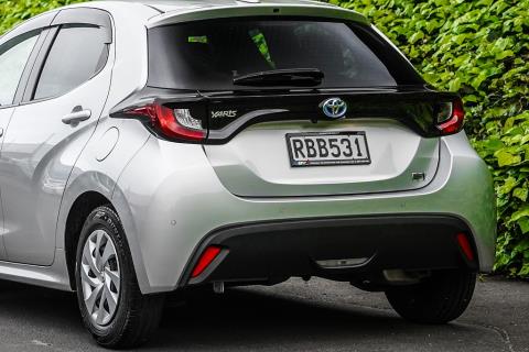 2020 Toyota Yaris Hybrid / Vitz - Thumbnail