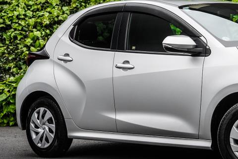 2020 Toyota Yaris Hybrid / Vitz - Thumbnail