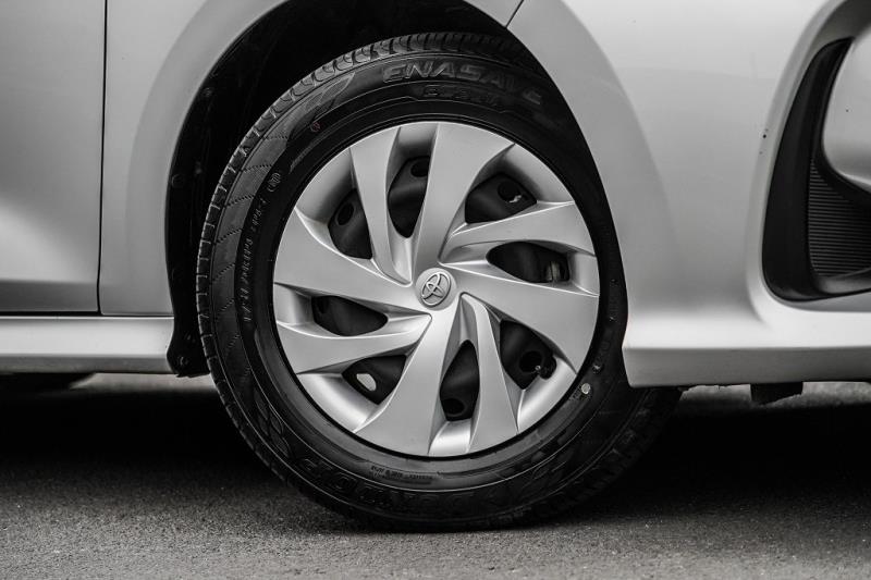 2020 Toyota Yaris Hybrid / Vitz