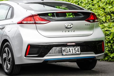 2019 Hyundai IONIQ Hybrid - Thumbnail