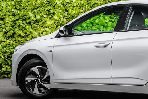 2019 Hyundai IONIQ Hybrid - Thumbnail