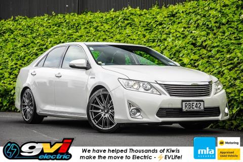 2013 Toyota Camry Hybrid - Thumbnail