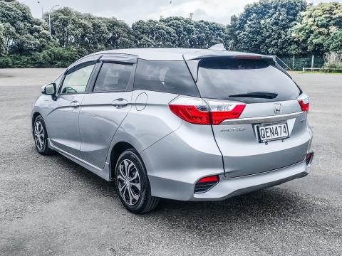 2018 Honda Fit Shuttle Hybrid - Thumbnail