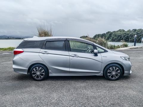 2018 Honda Fit Shuttle Hybrid - Thumbnail