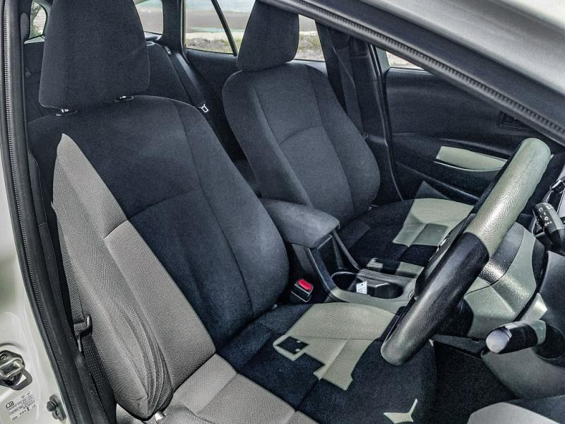 2020 Toyota Corolla Touring Hybrid