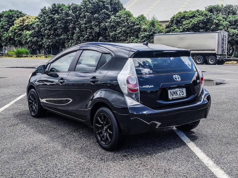 2012 Toyota Aqua Hybrid