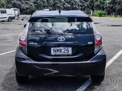 2012 Toyota Aqua Hybrid - Thumbnail