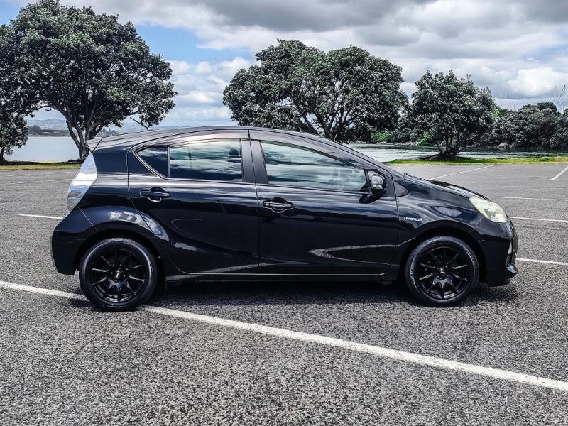 2012 Toyota Aqua Hybrid