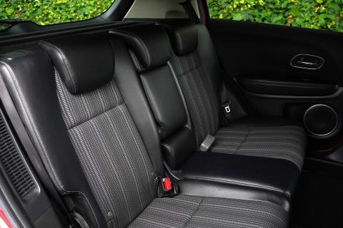 2016 Honda Vezel Z Hybrid / HR-V - Thumbnail