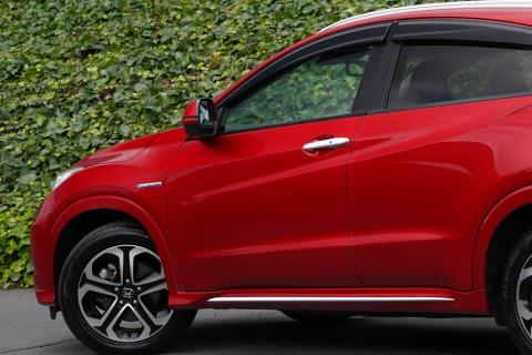 2016 Honda Vezel Z Hybrid / HR-V - Thumbnail