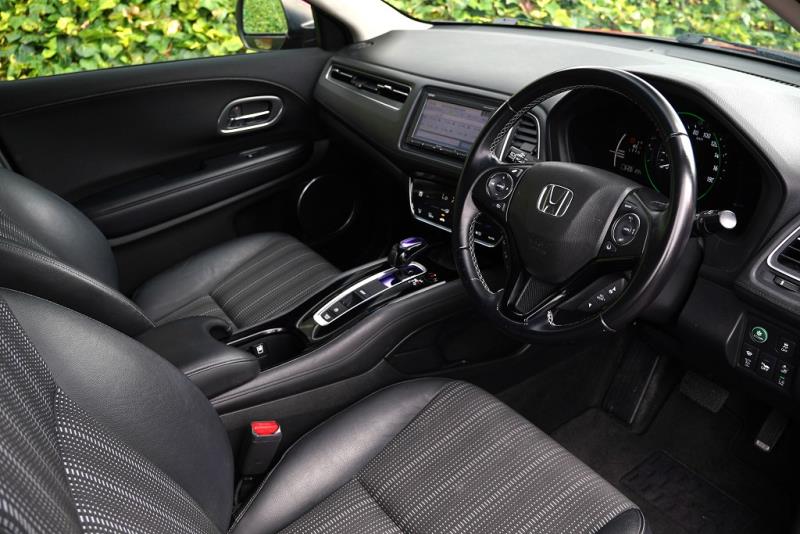 2016 Honda Vezel Z Hybrid / HR-V