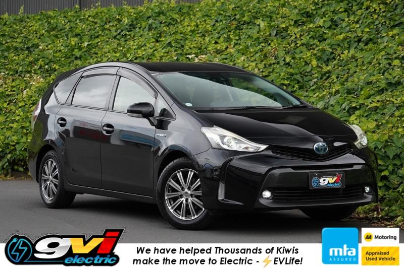 2014 Toyota Prius Alpha G Hybrid