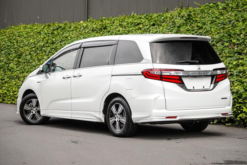 2017 Honda Odyssey Absolute Hybrid
