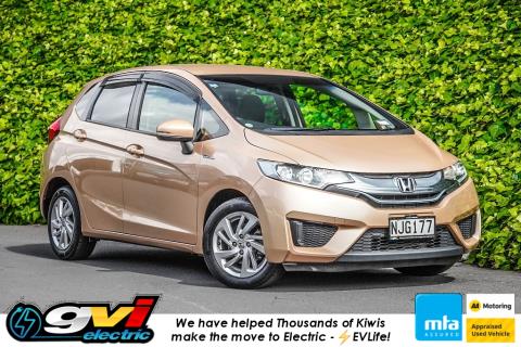 2013 Honda Fit Hybrid / Jazz RS - Thumbnail